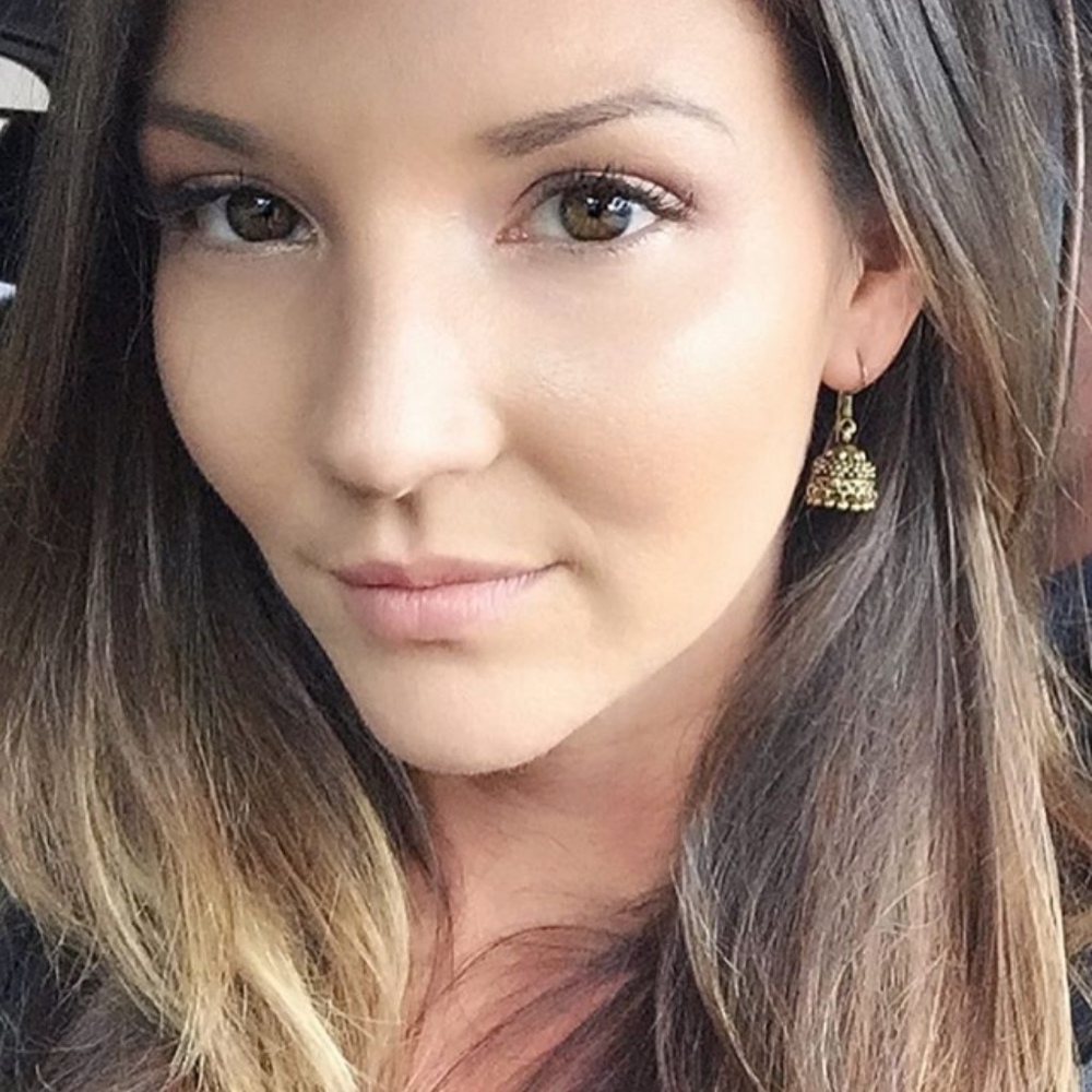 Meet your Posher, Aja